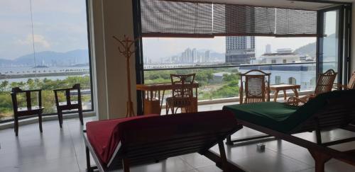 homestay view biển - khach san son trang nha trang 1