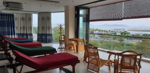 homestay view biển - khach san son trang nha trang 13